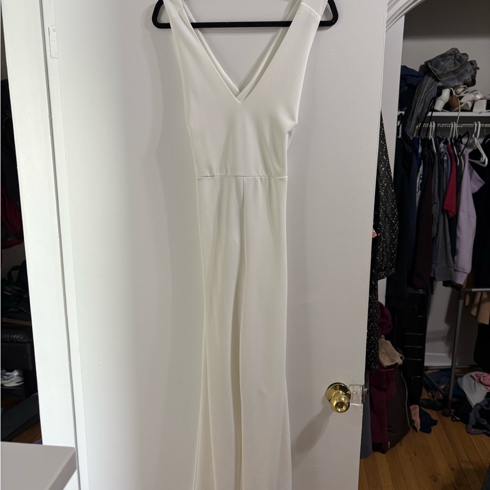 Elegant White Sleeveless jumpsuit